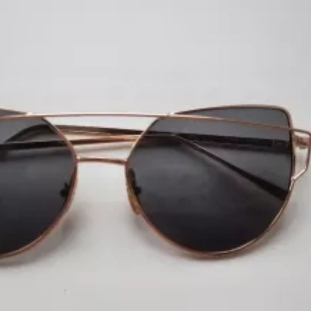 ๐โจ Pink Mirrored Sunglasses - Picture 5 of 12